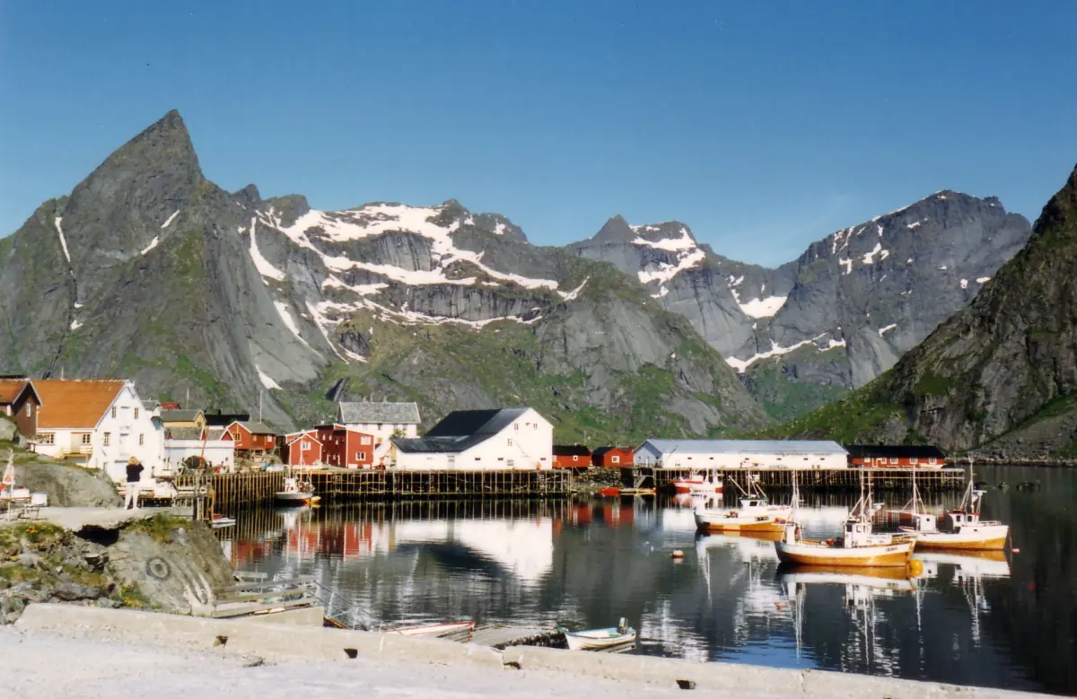 Red rorbu cabins at Hamnøy