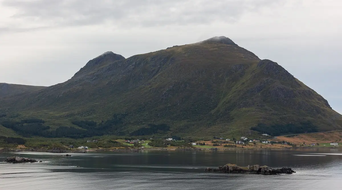 View over Leknes