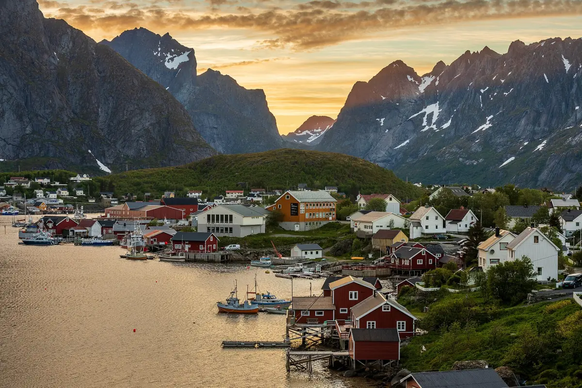 Red houses of Reine at sunset