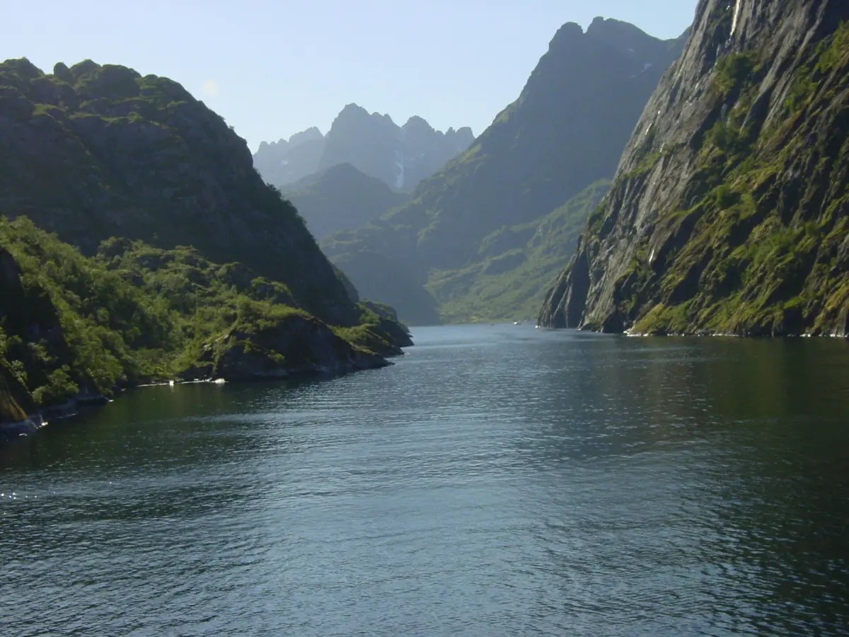 The narrow Trollfjord